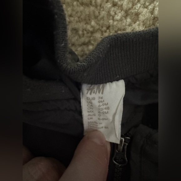 H&m grey puffer coat size 9 mos - Picture 2 of 2